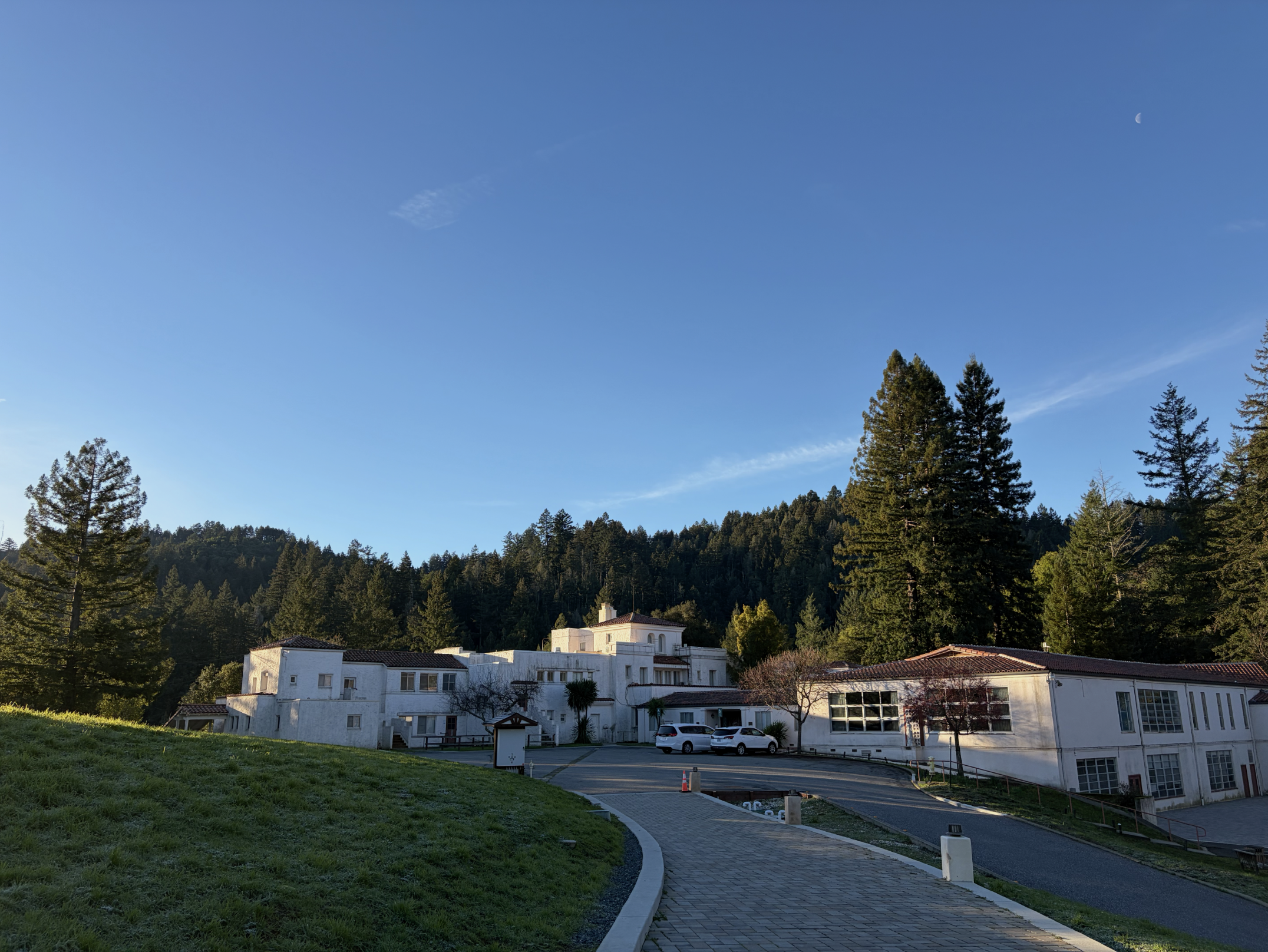 Outdoor view of the conference hall.